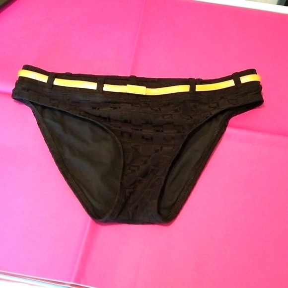 St John Sport Black Bikini Bottom Gold Belt Size 2 - Picture 1 of 6